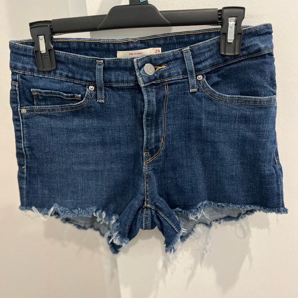 Levi’s Woman’s Cut Off Shorts Size 29